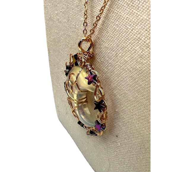 New Opal Copper Wire Wrapped Moon Pendant Gold Tone Necklace - Picture 5 of 13
